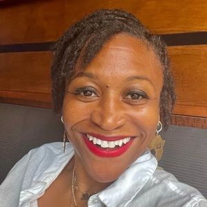 Meet your Posher, Leslie